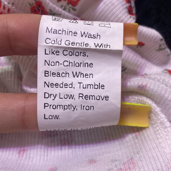 SHEIN lettuce Trim Ditsy Floral cami Top - Picture 6 of 6